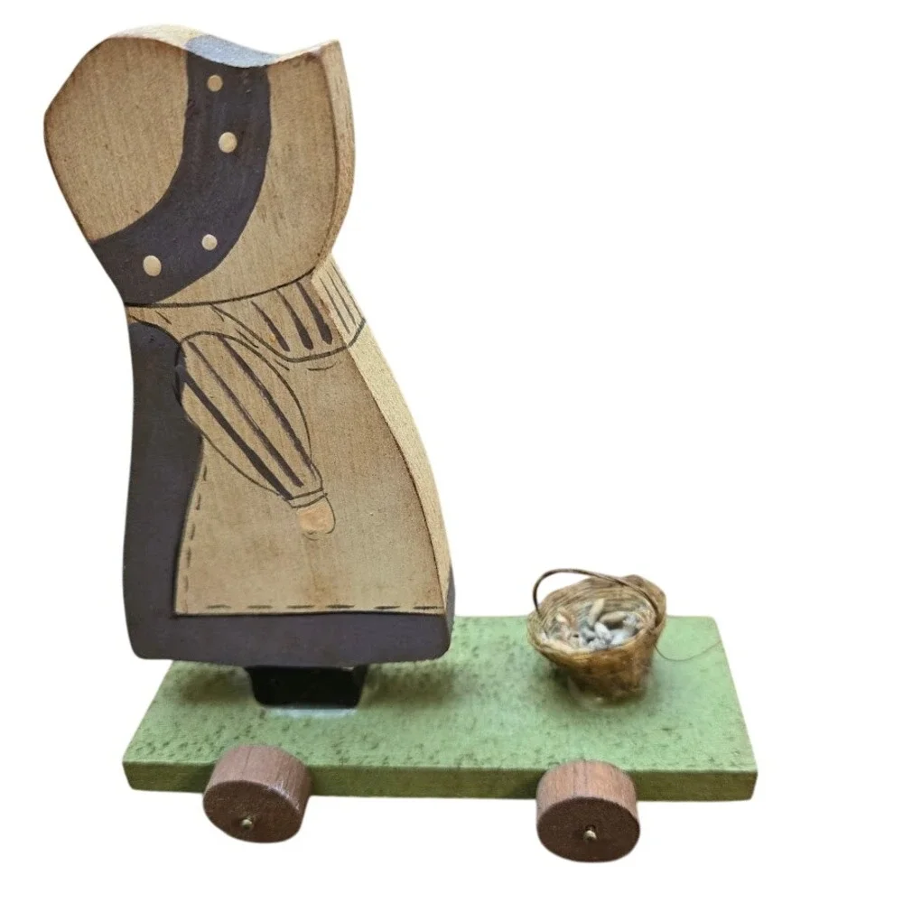 Vintage Sweet Lavender Wooden Pilgrim‎ Girl Boy Rolling Toys Decor